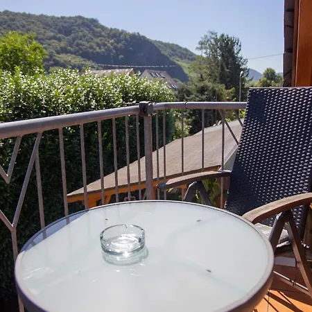 Wein- Und Gastehaus Michels Couette-café