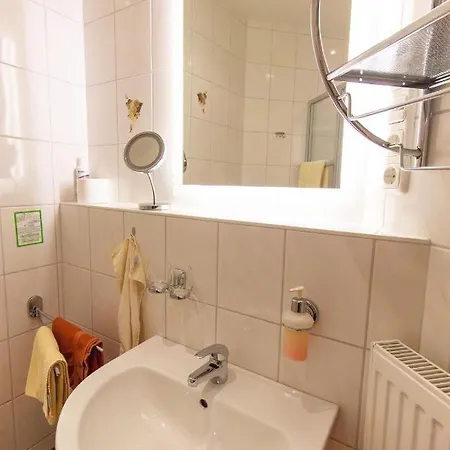 Wein- Und Gastehaus Michels 3*