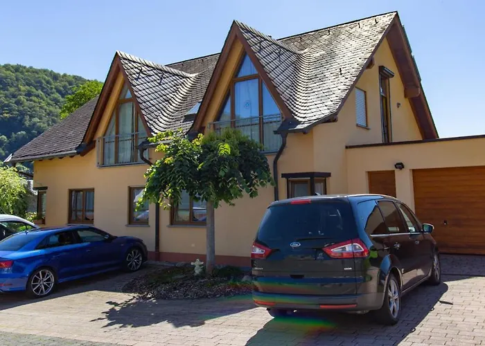 Wein- Und Gaestehaus Michels 住宿加早餐酒店 特拉本特拉巴赫