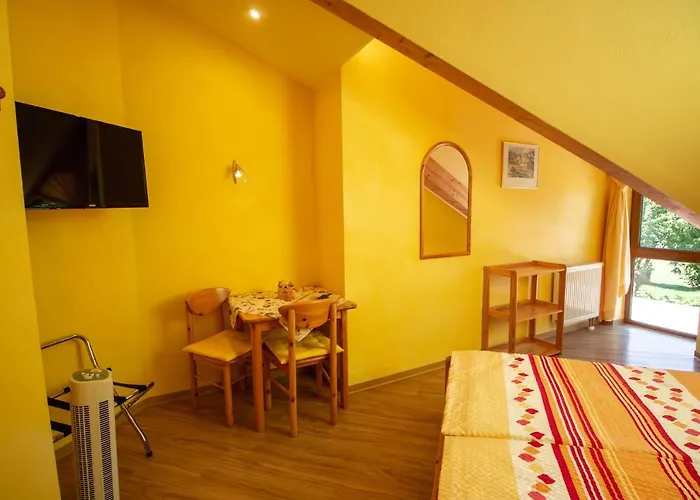 Wein- Und Gaestehaus Michels 住宿加早餐酒店 3*