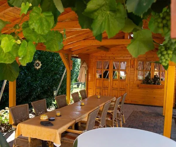 住宿加早餐酒店 Wein- Und Gaestehaus Michels 特拉本特拉巴赫