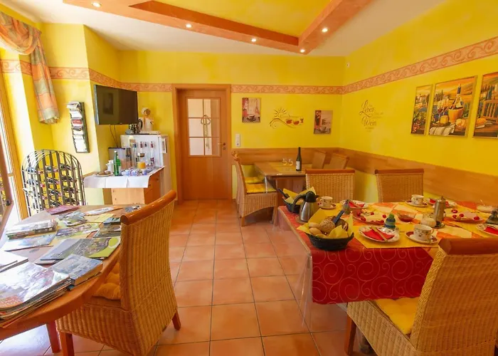 住宿加早餐酒店 Wein- Und Gaestehaus Michels 特拉本特拉巴赫